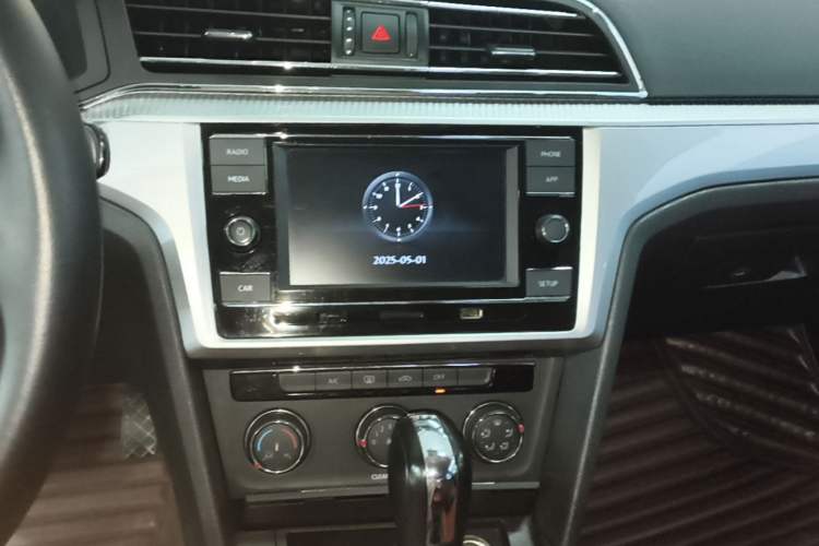 Used Volkswagen Lamando 2019 230TSI DSG Fashion Edition China VI Audio And AC Panel