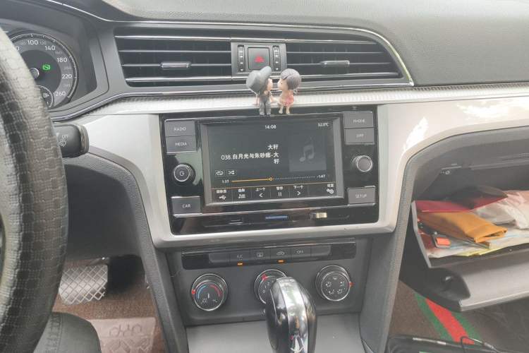 Used Volkswagen Lamando 2019 230TSI DSG Fashion Edition China VI Audio And AC Panel