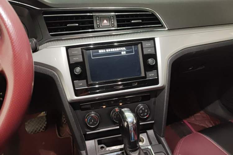 Used Volkswagen Lamando 2019 230TSI DSG Fashion Edition China VI Audio And AC Panel