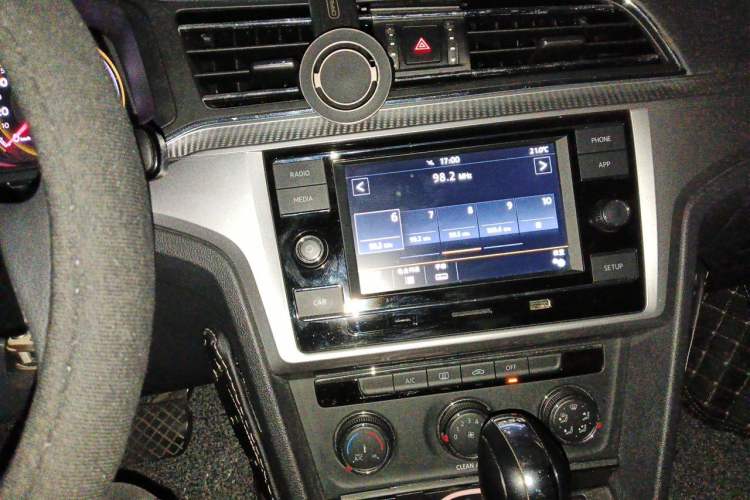 Used Volkswagen Lamando 2019 230TSI DSG Fashion Edition China V Standard Audio And AC Panel