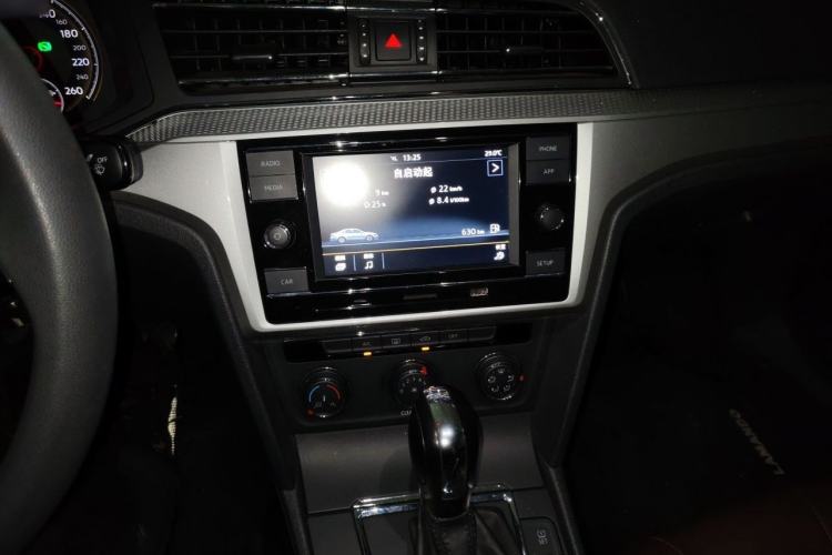 Used Volkswagen Lamando 2019 230TSI DSG Fashion Edition China VI Audio And AC Panel
