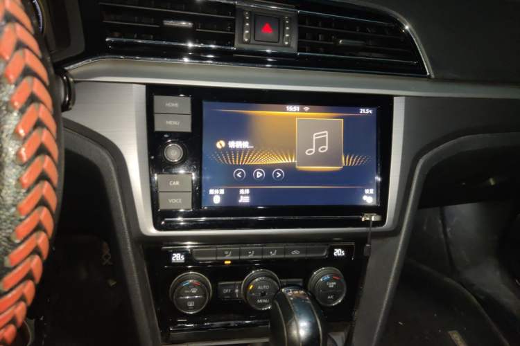 Used Volkswagen Lamando 2019 280TSI DSG Comfort Edition China V Standard Audio And AC Panel