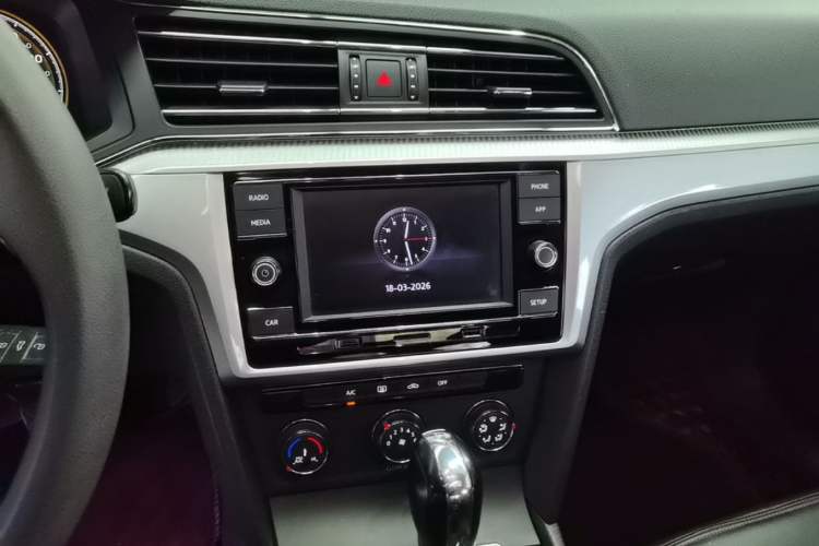 Used Volkswagen Lamando 2019 230TSI DSG Fashion Edition China VI Audio And AC Panel