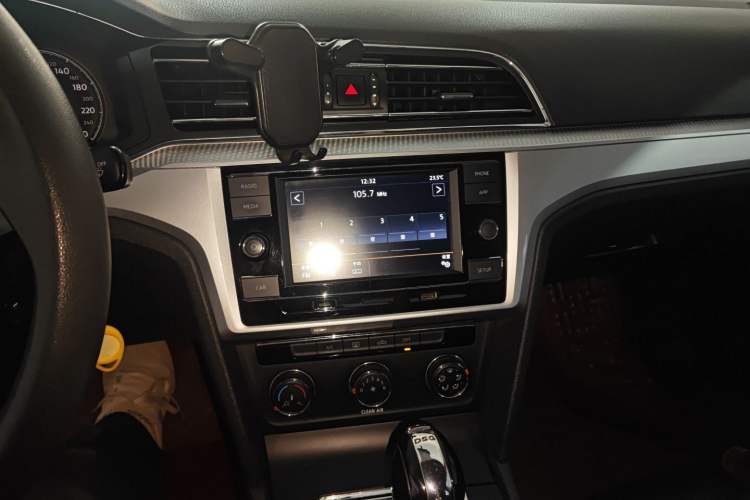 Used Volkswagen Lamando 2019 230TSI DSG Fashion Edition China VI Audio And AC Panel