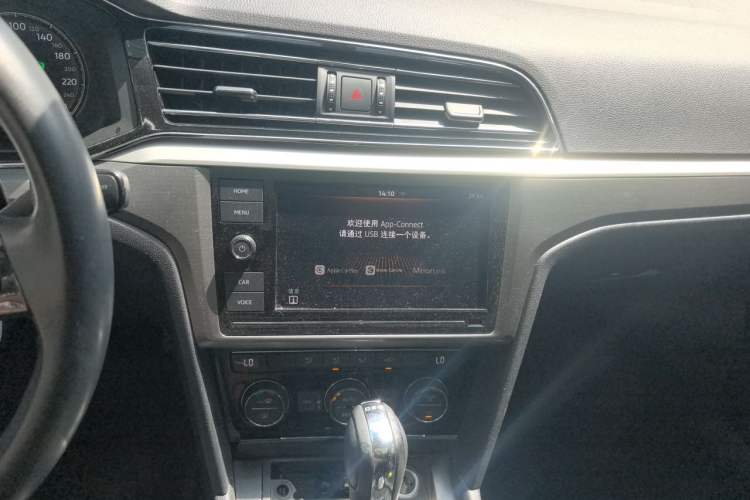 Used Volkswagen Lamando 2019 280TSI DSG Comfort Edition China V Standard Audio And AC Panel