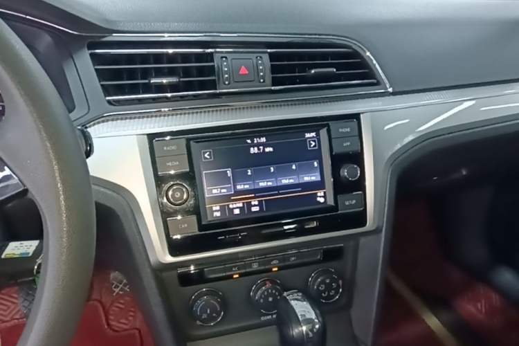 Used Volkswagen Lamando 2019 230TSI DSG Fashion Edition China V Standard Audio And AC Panel