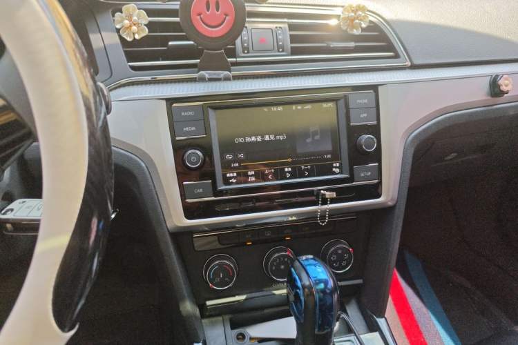 Used Volkswagen Lamando 2019 230TSI DSG Fashion Edition China VI Audio And AC Panel
