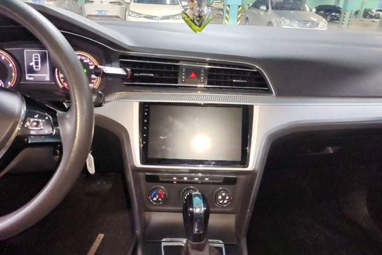 Used Volkswagen Lamando 2019 230TSI DSG Vision Edition China VI Standard Audio And AC Panel