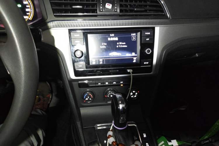 Used Volkswagen Lamando 2019 230TSI DSG Vision Edition China VI Standard Audio And AC Panel