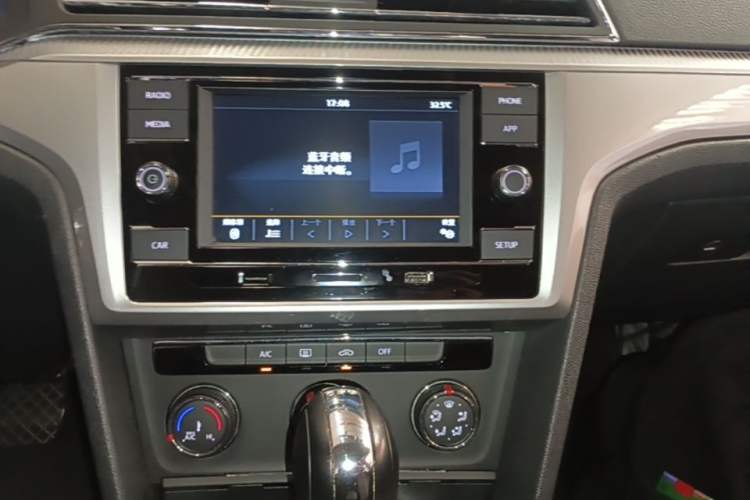 Used Volkswagen Lamando 2019 230TSI DSG Fashion Edition China VI Audio And AC Panel