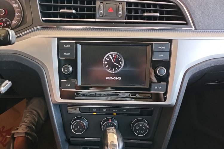 Used Volkswagen Lamando 2019 230TSI DSG Fashion Edition China VI Audio And AC Panel