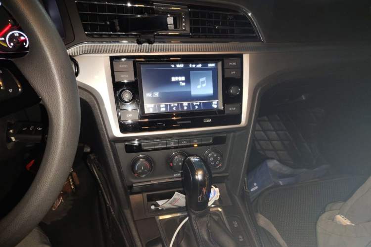 Used Volkswagen Lamando 2019 230TSI DSG Fashion Edition China V Standard Audio And AC Panel