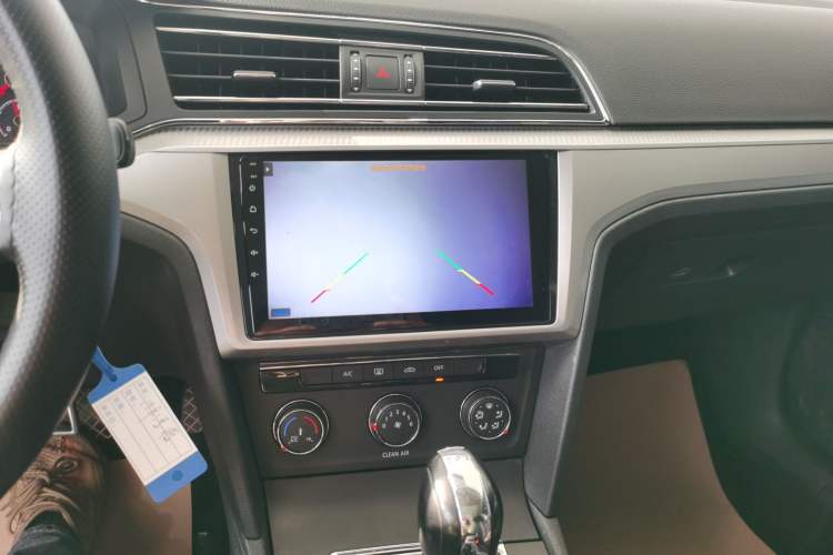 Used Volkswagen Lamando 2019 230TSI DSG Fashion Edition China VI Audio And AC Panel