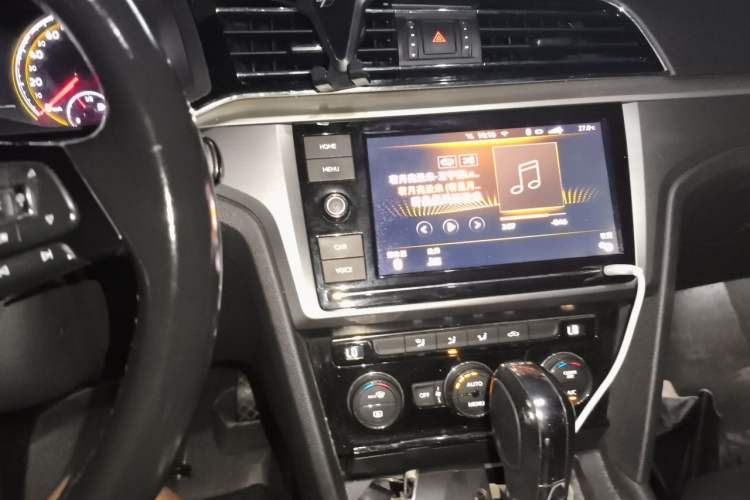 Used Volkswagen Lamando 2019 280TSI DSG Comfort Edition China VI standard Audio And AC Panel