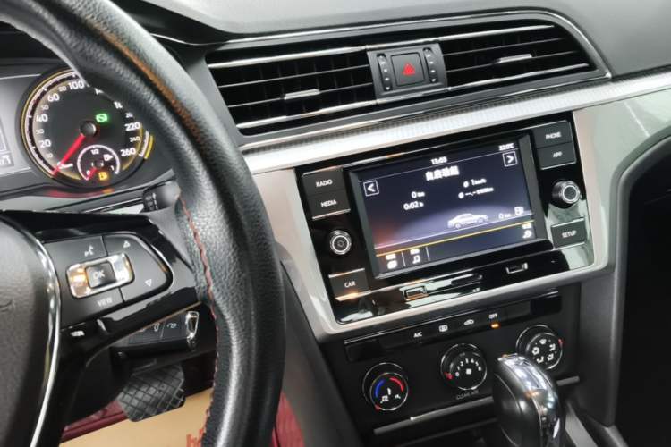 Used Volkswagen Lamando 2019 230TSI DSG Fashion Edition China VI Audio And AC Panel