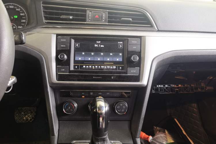 Used Volkswagen Lamando 2019 230TSI DSG Fashion Edition China VI Audio And AC Panel