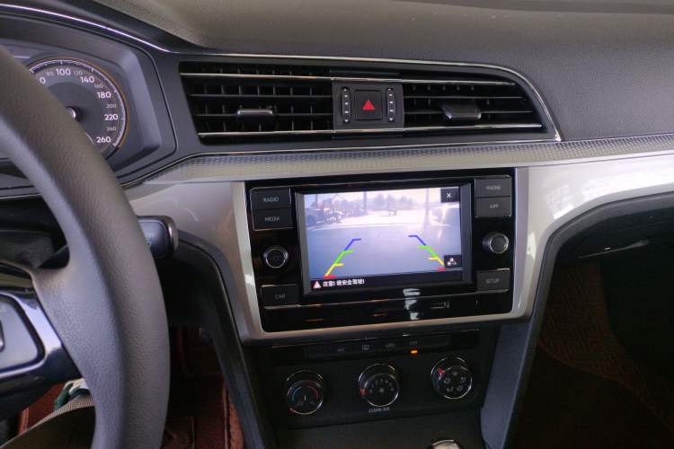 Used Volkswagen Lamando 2019 230TSI DSG Fashion Edition China VI Audio And AC Panel