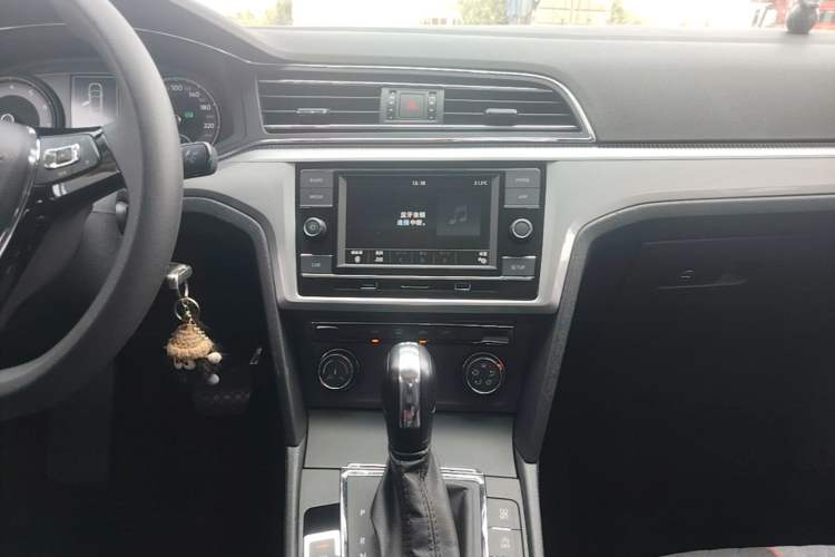 Used Volkswagen Lamando 2019 230TSI DSG Fashion Edition China VI Audio And AC Panel
