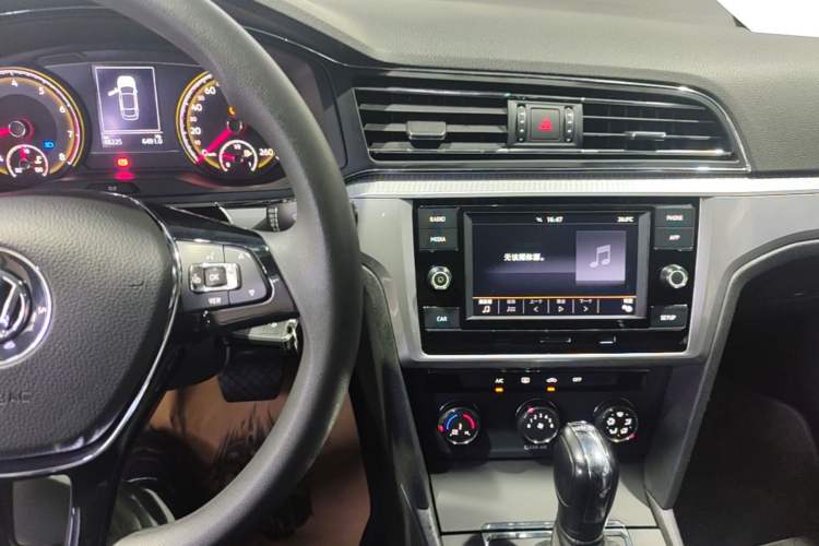 Used Volkswagen Lamando 2019 230TSI DSG Vision Edition China VI Standard Audio And AC Panel