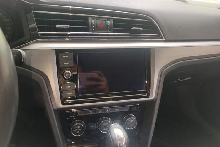 Used Volkswagen Lamando 2019 280TSI DSG Comfort Edition China VI standard Audio And AC Panel