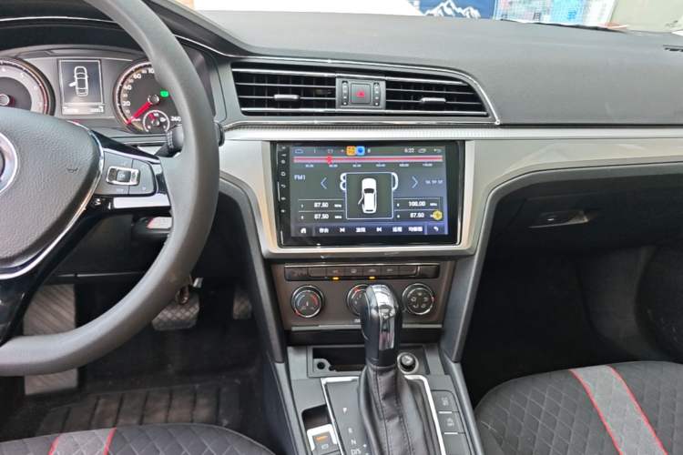 Used Volkswagen Lamando 2019 230TSI DSG Fashion Edition China VI Audio And AC Panel