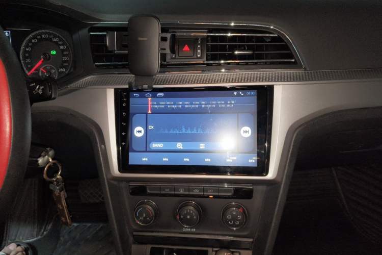 Used Volkswagen Lamando 2019 230TSI DSG Fashion Edition China V Standard Audio And AC Panel