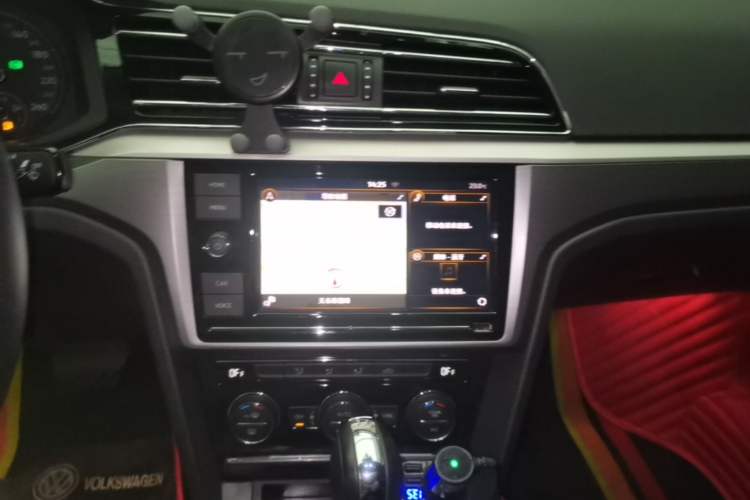 Used Volkswagen Lamando 2019 280TSI DSG Comfort Edition China V Standard Audio And AC Panel