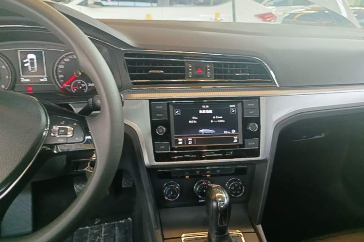 Used Volkswagen Lamando 2019 230TSI DSG Fashion Edition China VI Audio And AC Panel