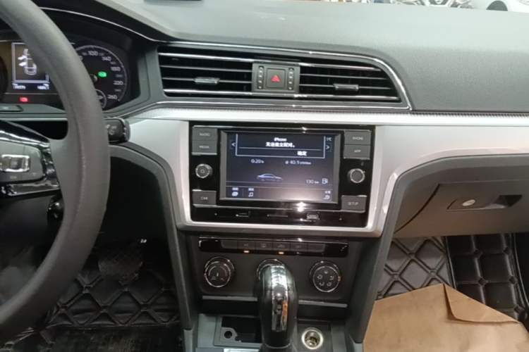 Used Volkswagen Lamando 2019 230TSI DSG Fashion Edition China VI Audio And AC Panel