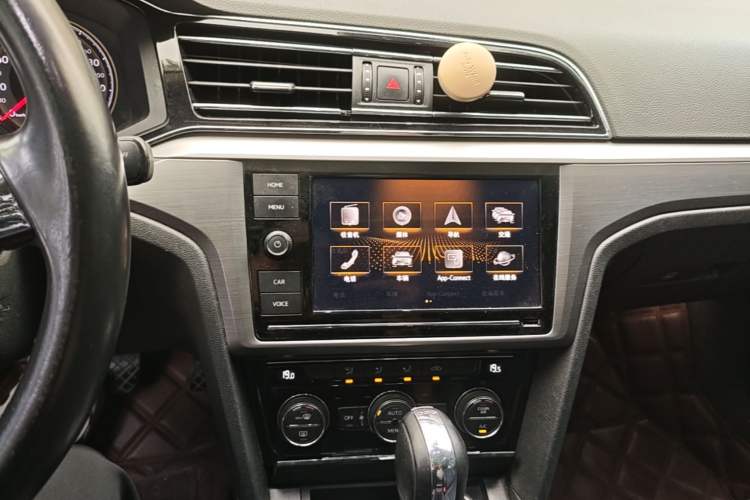 Used Volkswagen Lamando 2019 280TSI DSG Comfort Edition China VI standard Audio And AC Panel