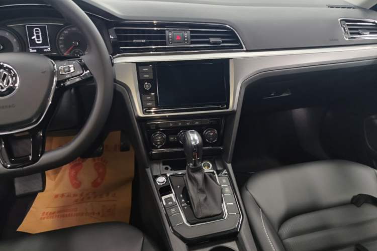 Used Volkswagen Lamando 2019 280TSI DSG Comfort Edition China V Standard Audio And AC Panel