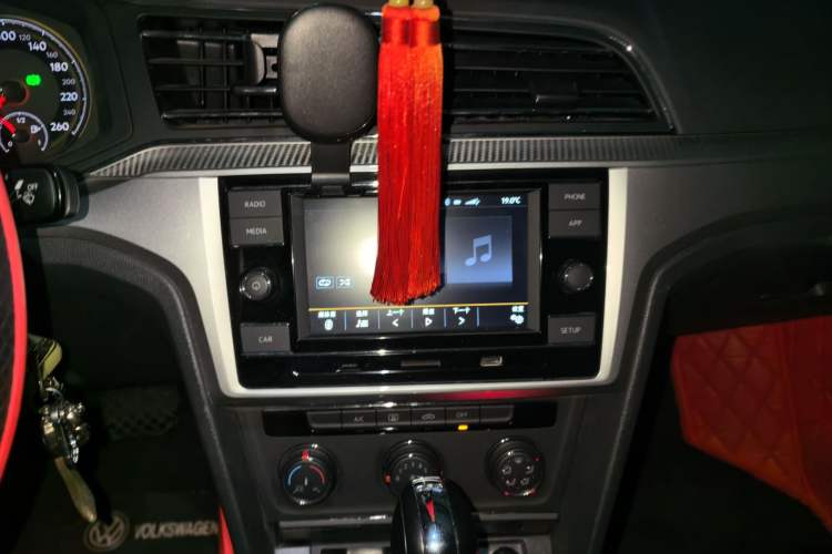 Used Volkswagen Lamando 2019 230TSI DSG Fashion Edition China V Standard Audio And AC Panel