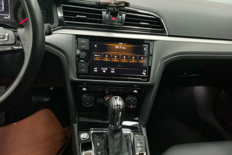 Used Volkswagen Lamando 2019 280TSI DSG Comfort Edition China VI standard Audio And AC Panel