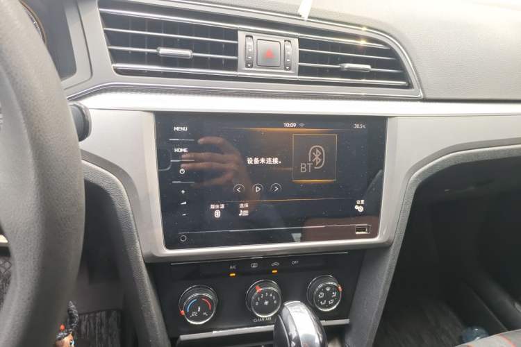 Used Volkswagen Lamando 2019 230TSI DSG Fashion Edition China V Standard Audio And AC Panel