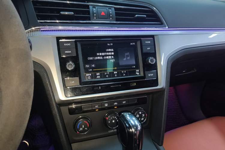 Used Volkswagen Lamando 2019 230TSI DSG Fashion Edition China V Standard Audio And AC Panel