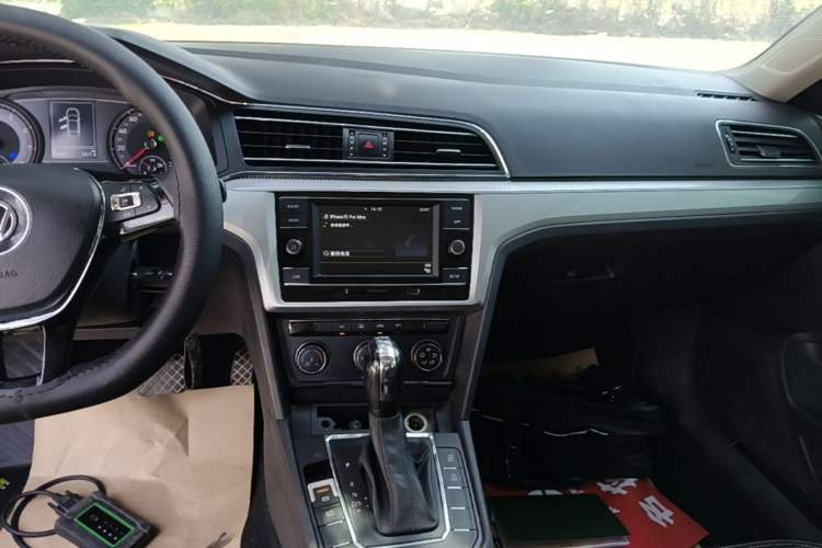 Used Volkswagen Lamando 2019 230TSI DSG Fashion Edition China VI Audio And AC Panel