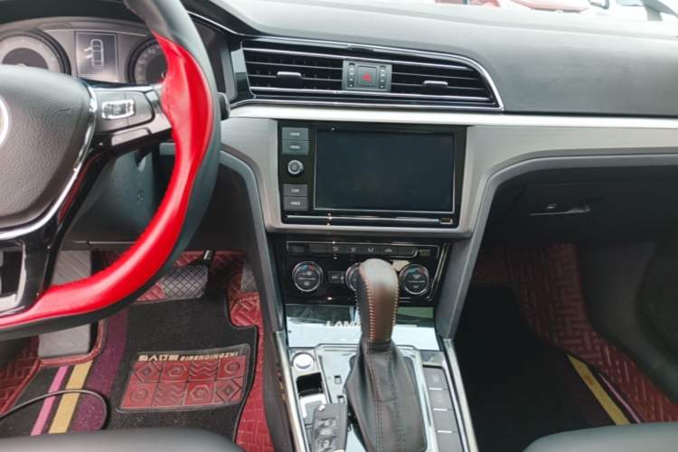Used Volkswagen Lamando 2019 280TSI DSG Comfort Edition China V Standard Audio And AC Panel