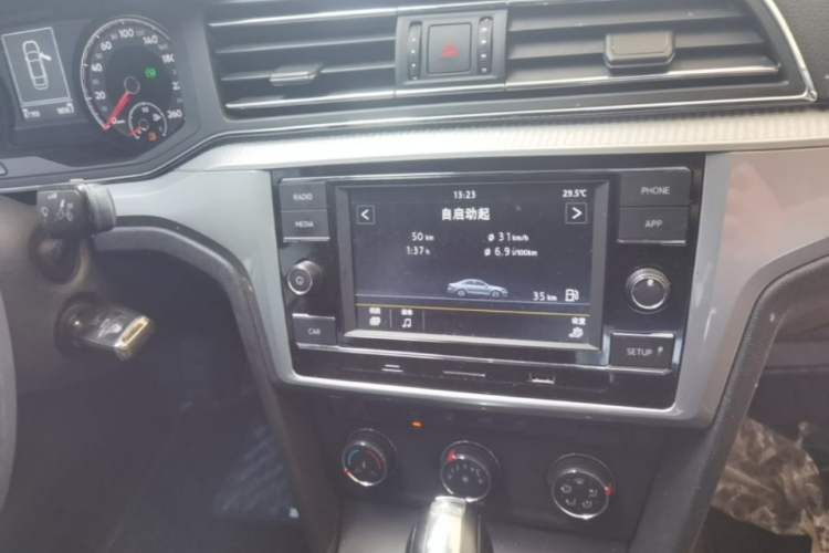 Used Volkswagen Lamando 2019 230TSI DSG Fashion Edition China VI Audio And AC Panel