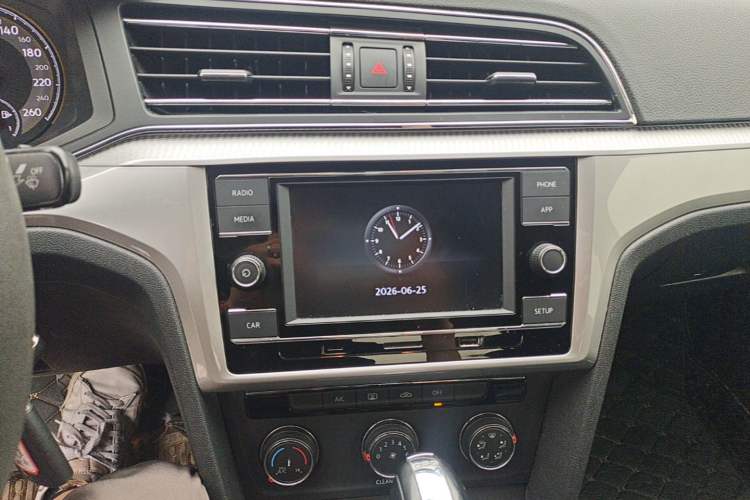 Used Volkswagen Lamando 2019 230TSI DSG Fashion Edition China VI Audio And AC Panel