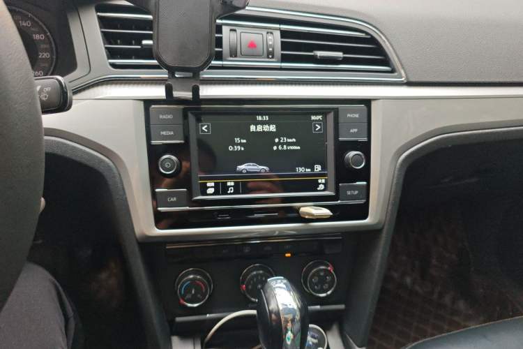 Used Volkswagen Lamando 2019 230TSI DSG Fashion Edition China V Standard Audio And AC Panel