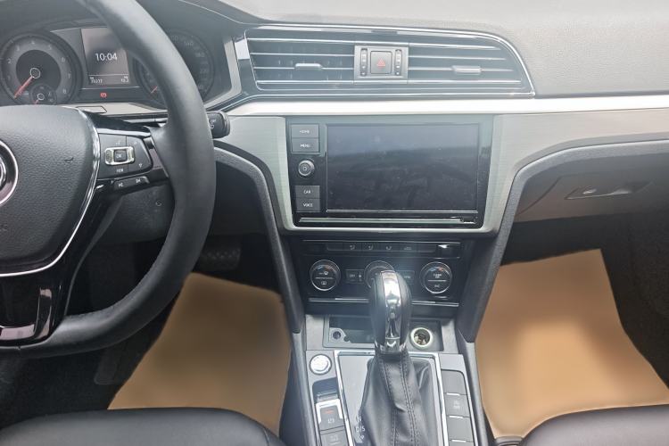 Used Volkswagen Lamando 2019 280TSI DSG Comfort Edition China V Standard Audio And AC Panel