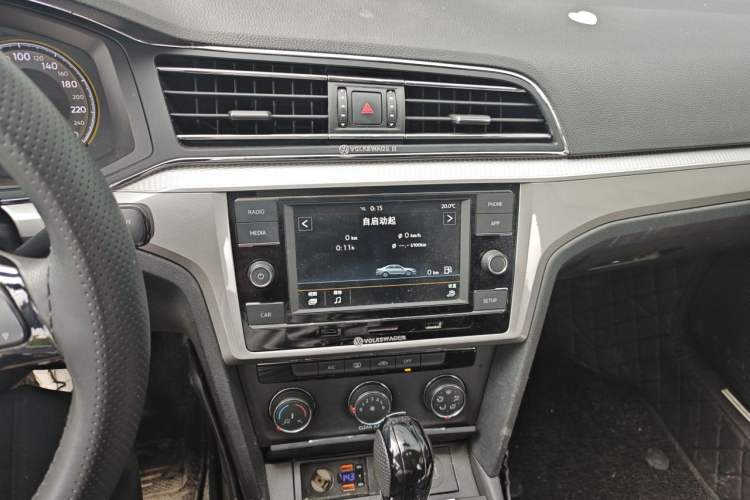Used Volkswagen Lamando 2019 230TSI DSG Fashion Edition China VI Audio And AC Panel