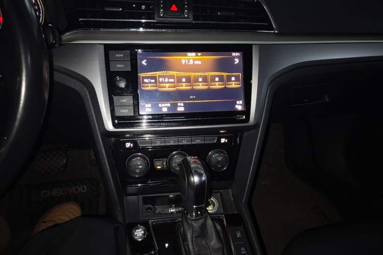 Used Volkswagen Lamando 2019 280TSI DSG Comfort Edition China VI standard Audio And AC Panel