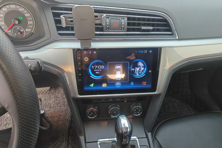 Used Volkswagen Lamando 2019 230TSI DSG Vision Edition China VI Standard Audio And AC Panel