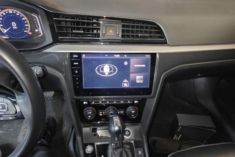 Used Volkswagen Lamando 2019 280TSI DSG Luxury Edition China V Standard Audio And AC Panel
