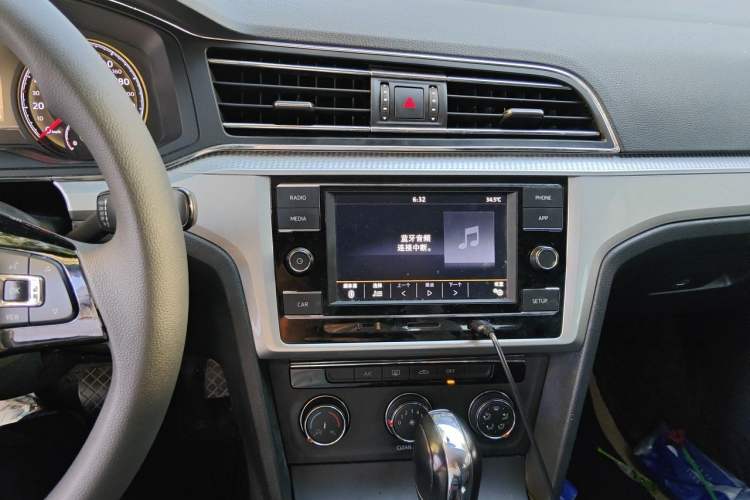 Used Volkswagen Lamando 2019 230TSI DSG Fashion Edition China VI Audio And AC Panel