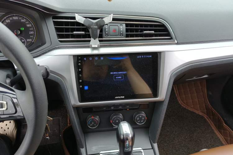 Used Volkswagen Lamando 2019 230TSI DSG Fashion Edition China VI Audio And AC Panel
