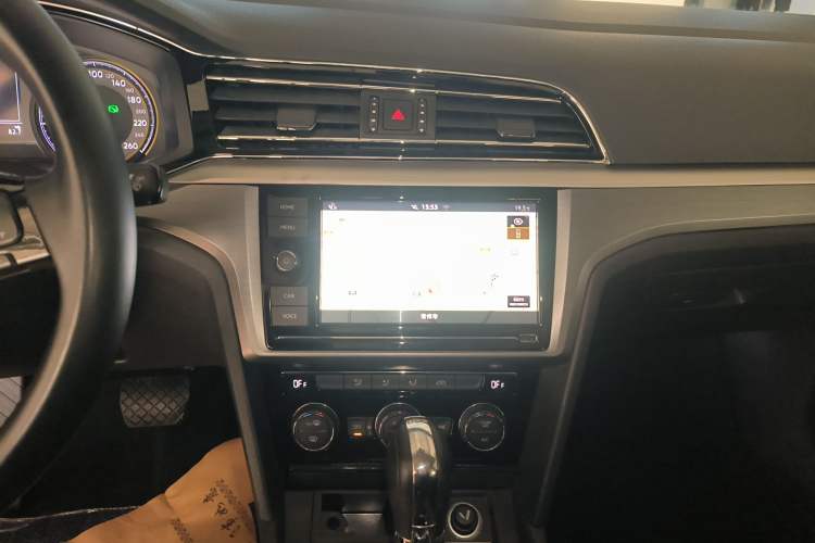 Used Volkswagen Lamando 2019 280TSI DSG Comfort Edition China V Standard Audio And AC Panel