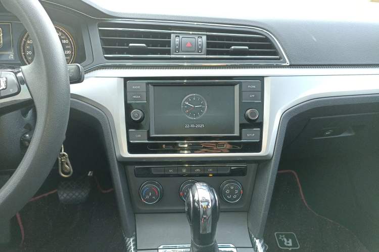 Used Volkswagen Lamando 2019 230TSI DSG Fashion Edition China V Standard Audio And AC Panel