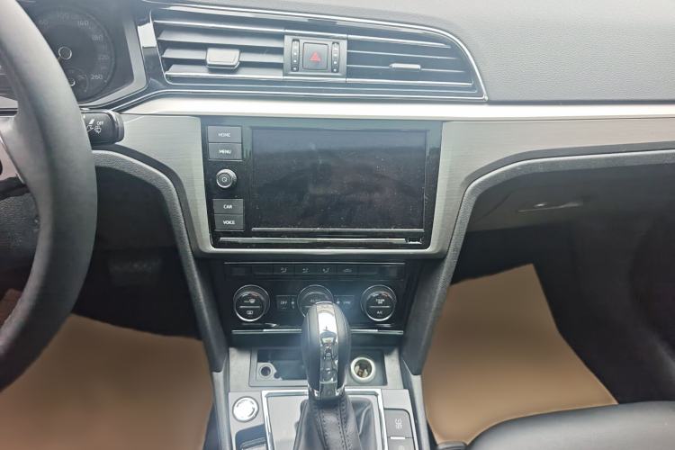 Used Volkswagen Lamando 2019 280TSI DSG Comfort Edition China V Standard Audio And AC Panel